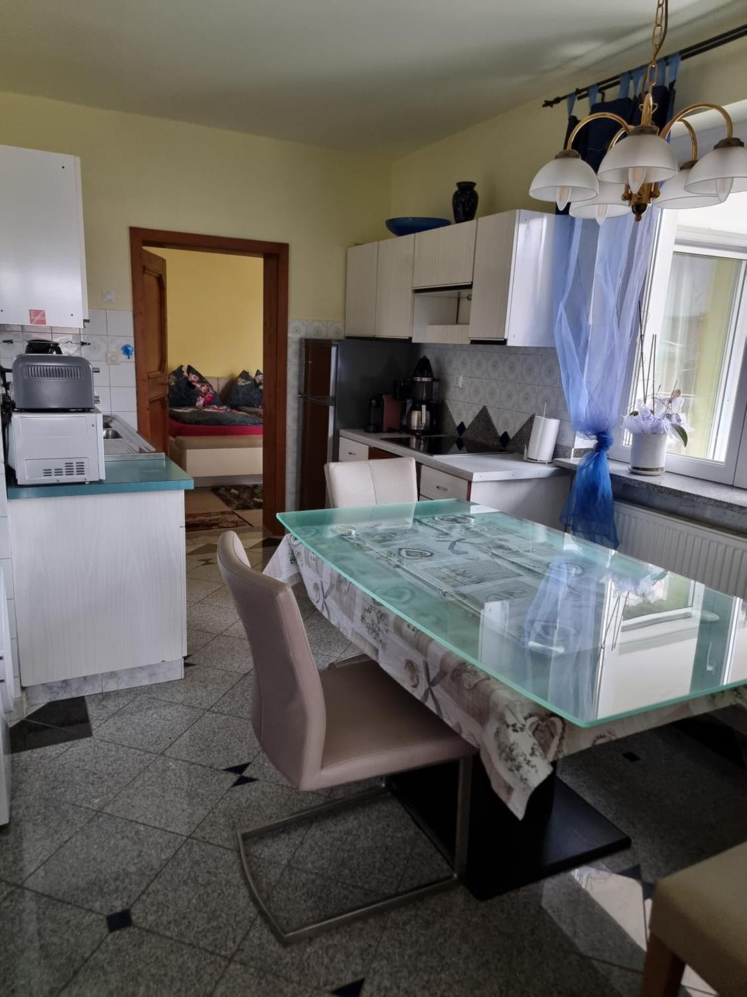 Ferienhaus Burgblick Treffen Rum bild