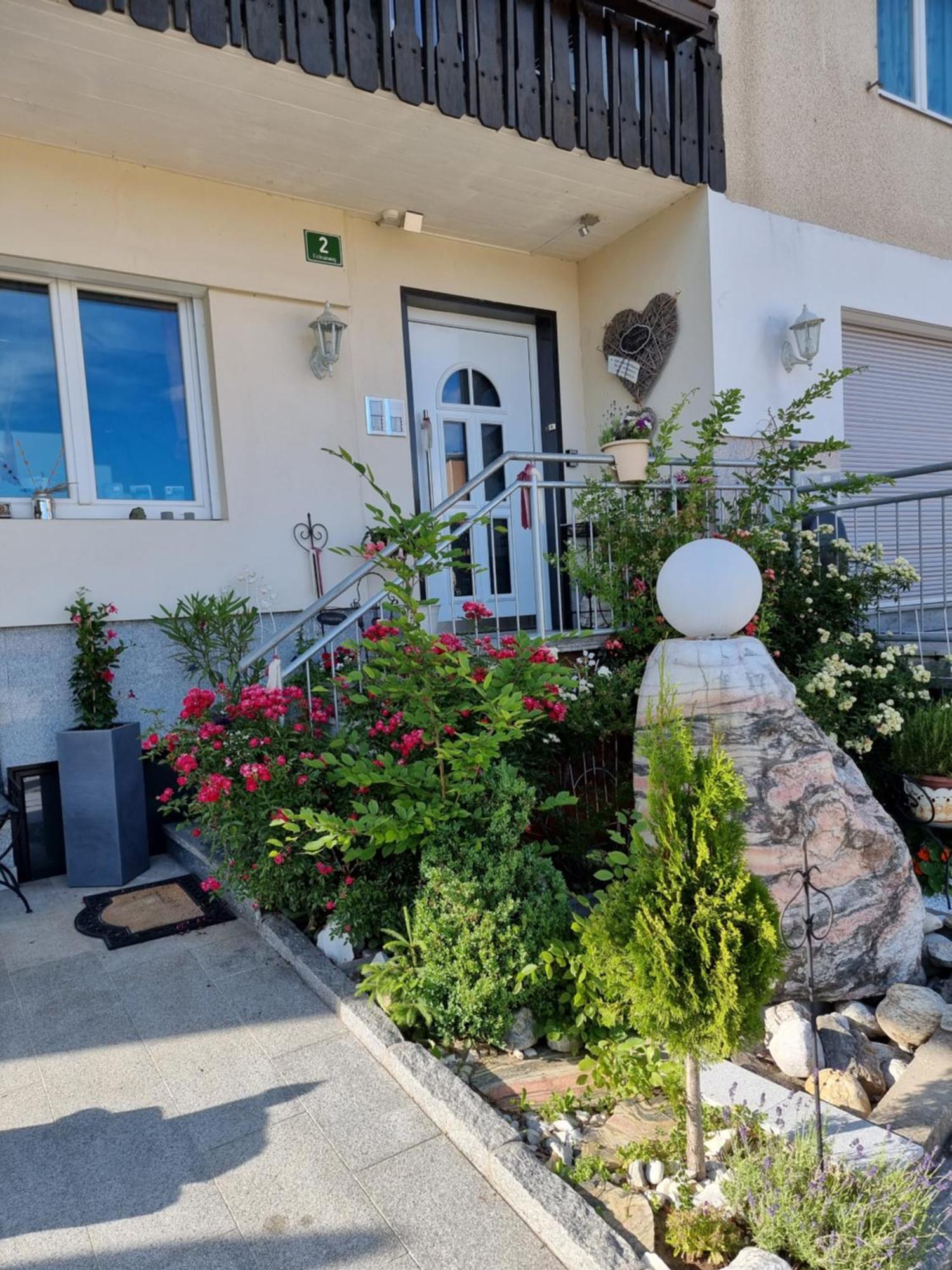Ferienhaus Burgblick Treffen Exteriör bild