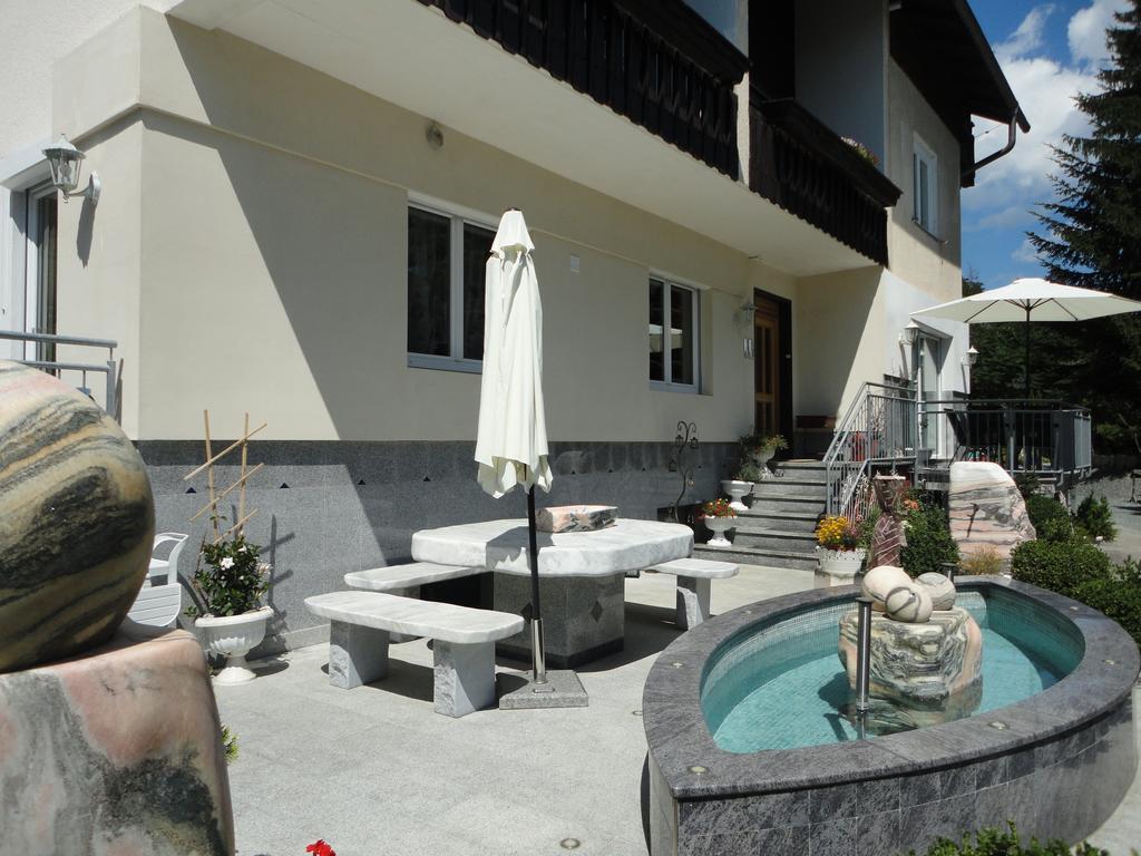 Ferienhaus Burgblick Treffen Exteriör bild