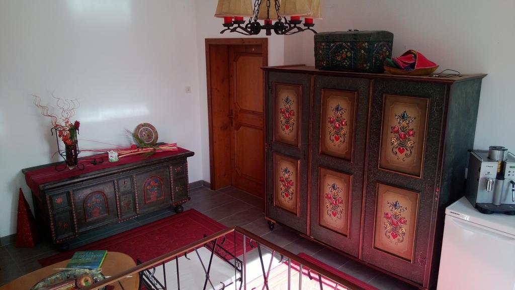 Ferienhaus Burgblick Treffen Exteriör bild