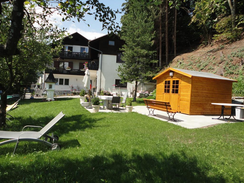 Ferienhaus Burgblick Treffen Exteriör bild