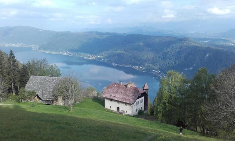 Ferienhaus Burgblick Treffen Exteriör bild